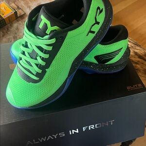 TYR womens/ men’s Neon Green and Black Athletic Shoes